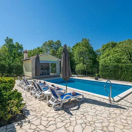 3 Bedroom Amazing In Ferienhaus