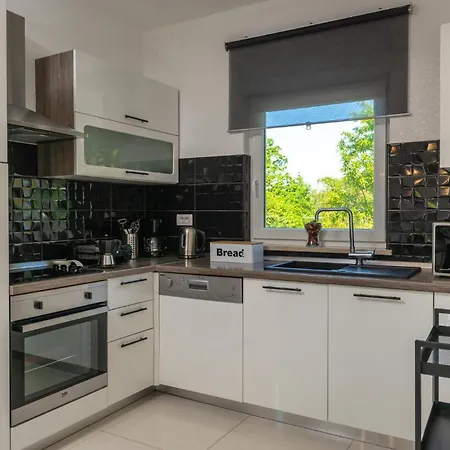 3 Bedroom Amazing In Ferienhaus *
