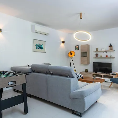 3 Bedroom Amazing In Ferienhaus Strmac