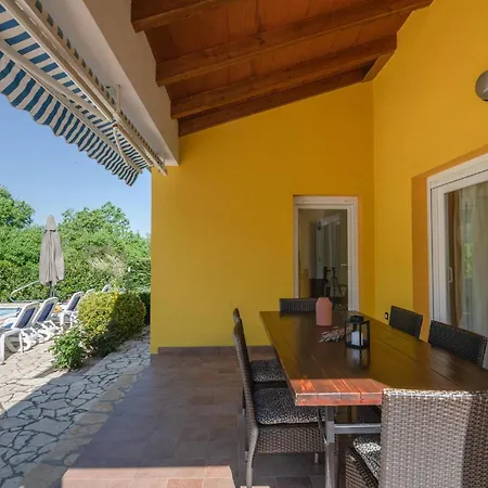 3 Bedroom Amazing In Ferienhaus *